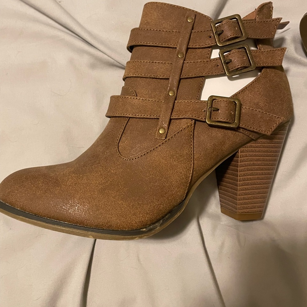 Size 10 brown booties